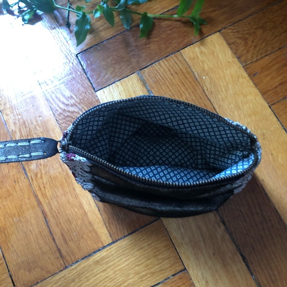 Anthropologie pouch - Picture 9 of 11